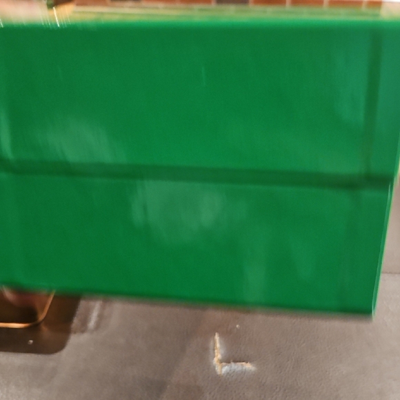 Bottega Veneta Vibrant Green Gift Box - Picture 2 of 4